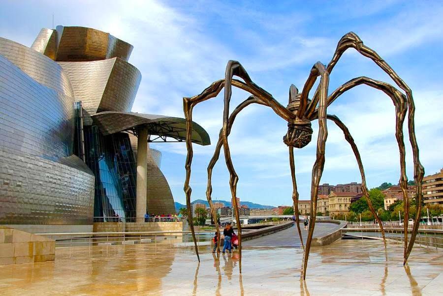 Lasuiza Bilbao Buitenkant foto